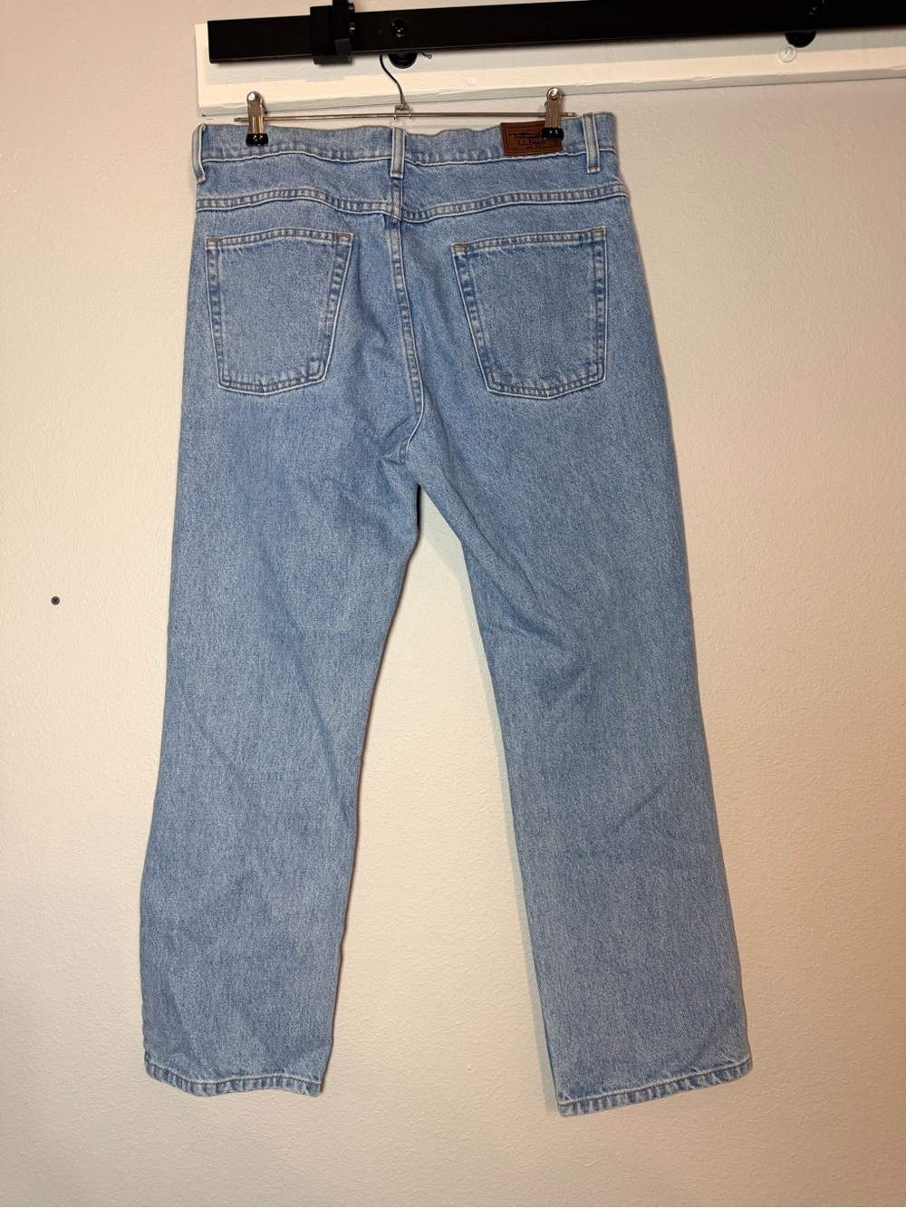 L.L. Bean Men's Double L Jeans Standard Fit Straight Leg Size 33x28 Medium Wash - Picture 8 of 10